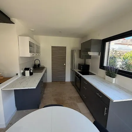 Arene Maison De Renovee, Spa, Clim, 6 Pers ニーム