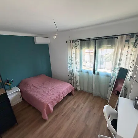 別荘 Arene Maison De Renovee, Spa, Clim, 6 Pers *